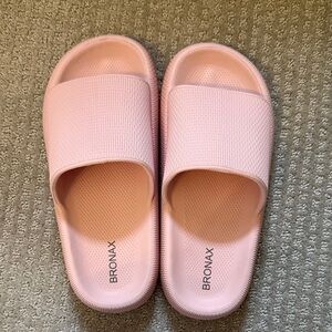 Bronx Soft Pink Slides